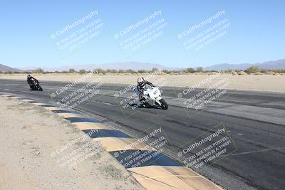 media/Dec-01-2025-Moto Forza (Mon) [[2daa91e15f]]/2-Intermediate Group/Session 4 (Turn 10 Inside)/